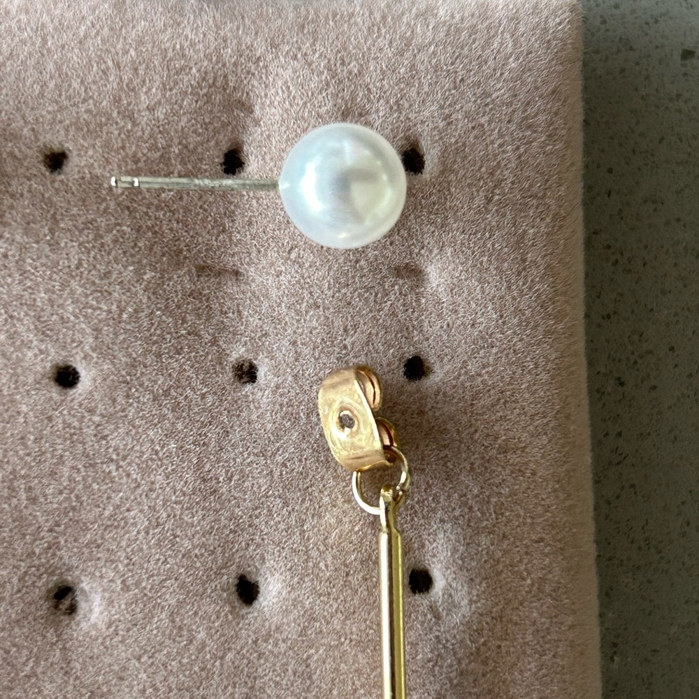 2 for 20 🌸white beaded pearl earrings - Picture 7 of 7